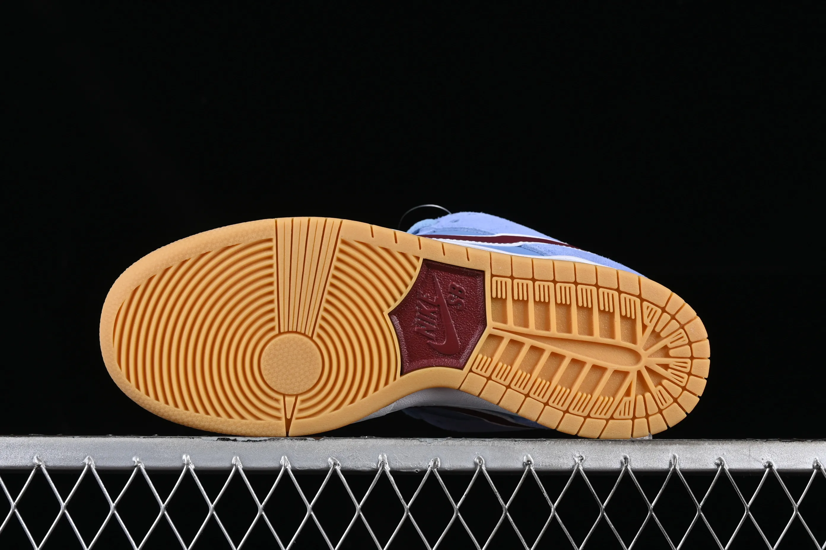 All categories Nk SB Dunk series Nk SB Dunk Low low-top sneakers F version Nk SB Dunk Low "Phillies" Bubblegum series SB low-top sports and leisure sneakers DQ4040-400